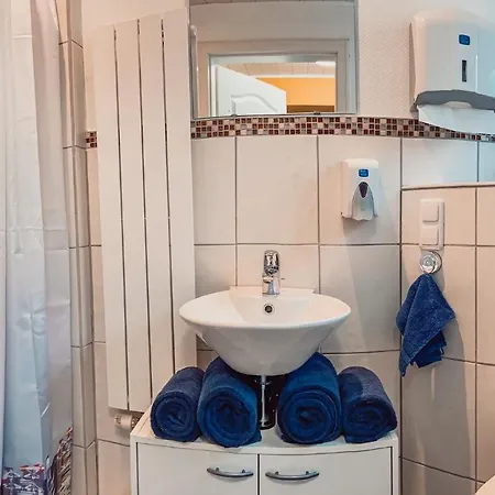 Herkules - Privates Am Waldrand Mit Smart Tv Und Kostenlosen Parkplaetzen *