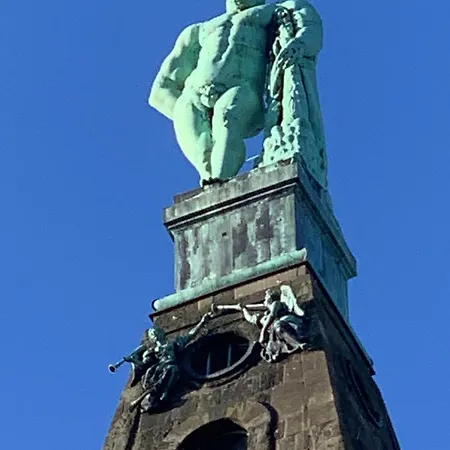 Herkules - Privates Am Waldrand Mit Smart Tv Und Kostenlosen Parkplaetzen *